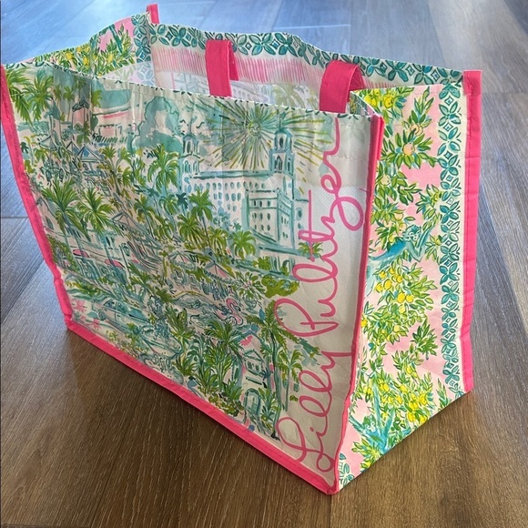 Lilly Pulitzer Handbags - Lilly Pulitzer Tropical Pink and Green Reusable Shopping Tote Bag